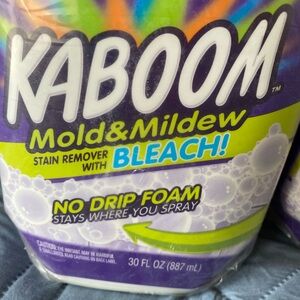 NWT 2 Kaboom Mold & Mildew Stain Remover with Bleach 30 ounces each